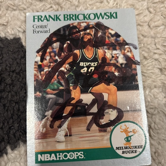 Small baseball card collection with one signed basketball card - Picture 3 of 7
